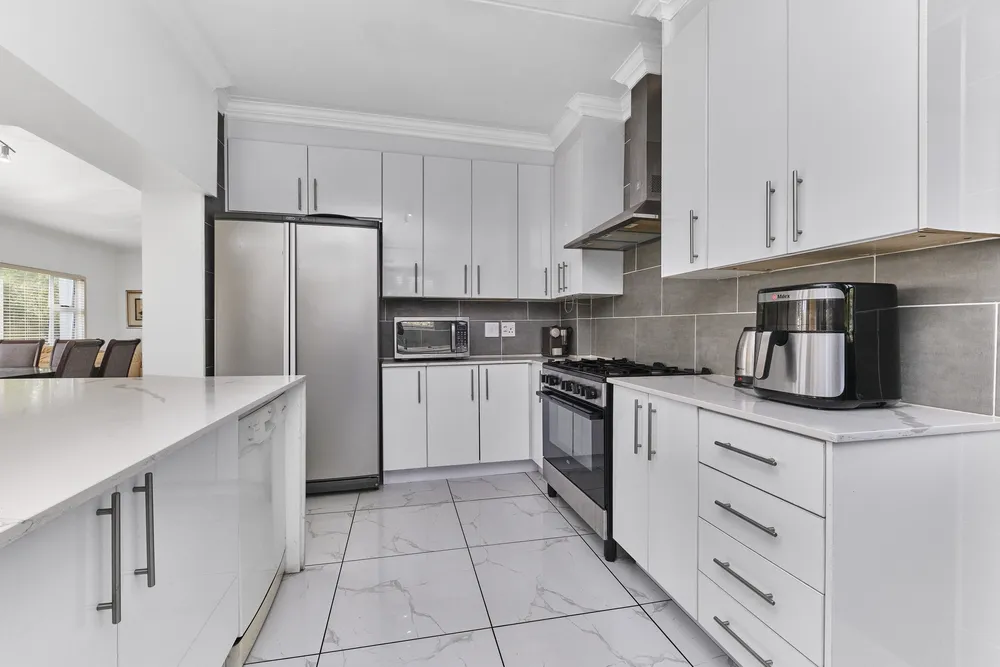 South Africa, Gauteng, Eagle Canyon Golf Estate, Eagle Canyon Boulevard, 741