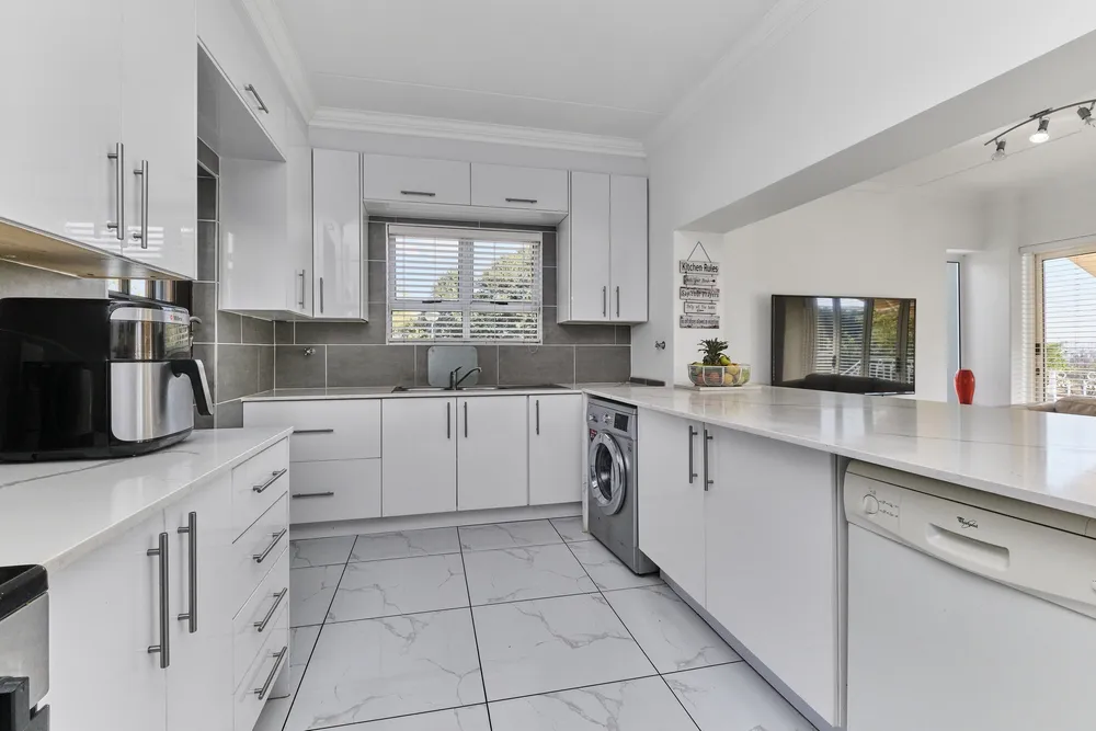 South Africa, Gauteng, Eagle Canyon Golf Estate, Eagle Canyon Boulevard, 741