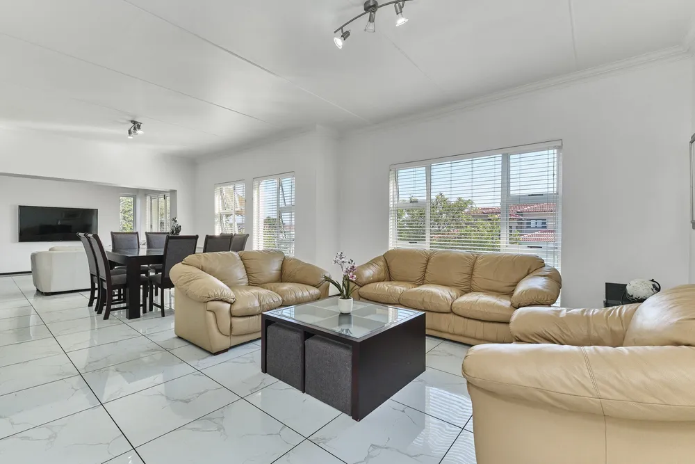 South Africa, Gauteng, Eagle Canyon Golf Estate, Eagle Canyon Boulevard, 741