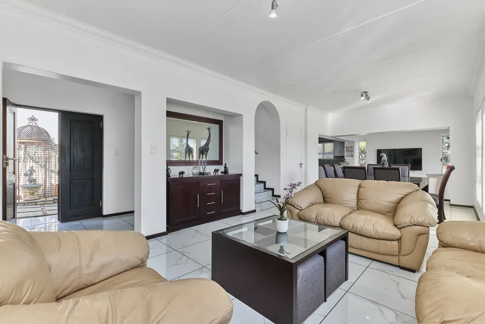 South Africa, Gauteng, Eagle Canyon Golf Estate, Eagle Canyon Boulevard, 741