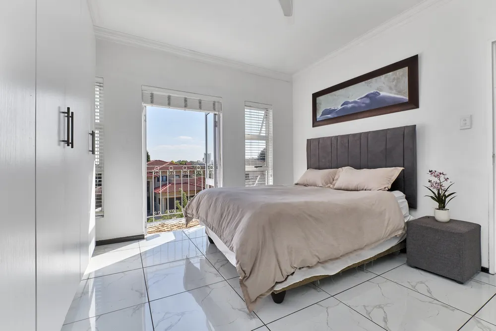 South Africa, Gauteng, Eagle Canyon Golf Estate, Eagle Canyon Boulevard, 741
