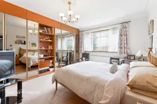 Friern Barnet Lane, London
