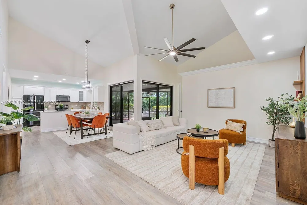 8149 Royal Palm Ct, Tamarac, FL 33321