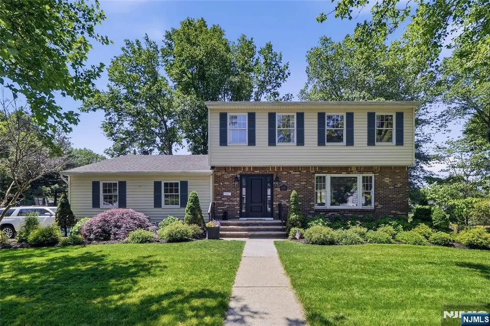 2430 Cleveland Ave, Washington, NJ 07676