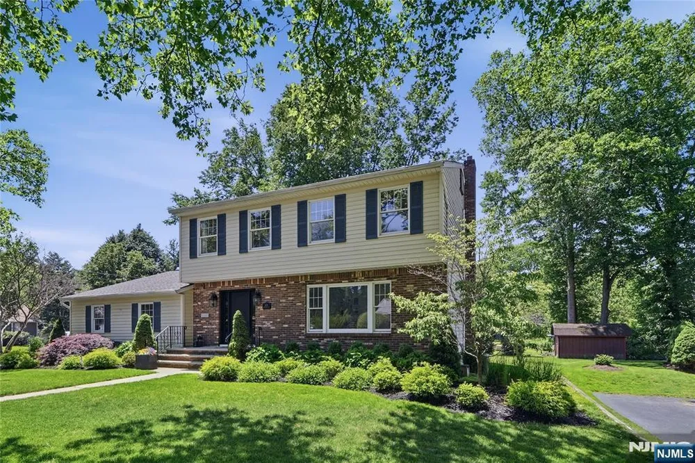2430 Cleveland Ave, Washington, NJ 07676