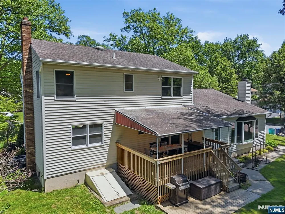 2430 Cleveland Ave, Washington, NJ 07676