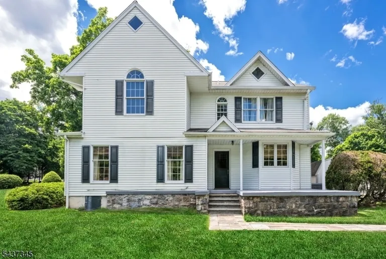457 Russell Ave, Bergen, Wyckoff Township, NJ 07481