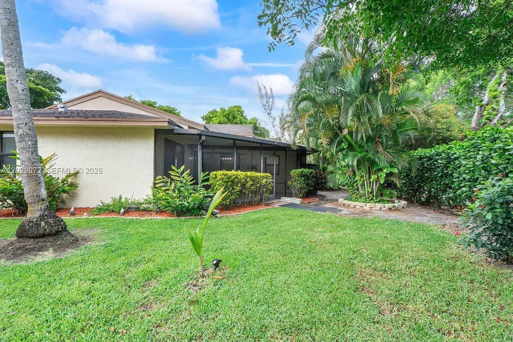 8149 Royal Palm Ct, Tamarac, FL 33321