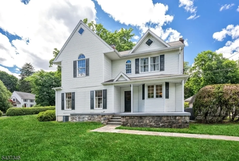 457 Russell Ave, Bergen, Wyckoff Township, NJ 07481