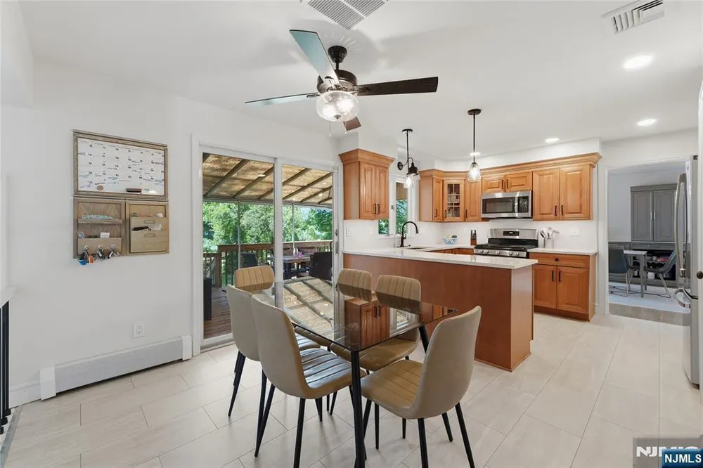 2430 Cleveland Ave, Washington, NJ 07676