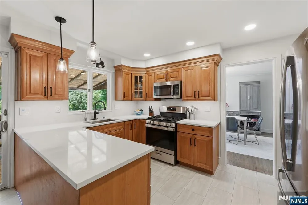 2430 Cleveland Ave, Washington, NJ 07676