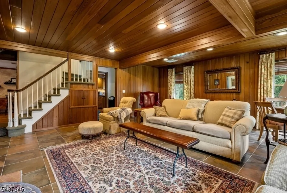 457 Russell Ave, Bergen, Wyckoff Township, NJ 07481