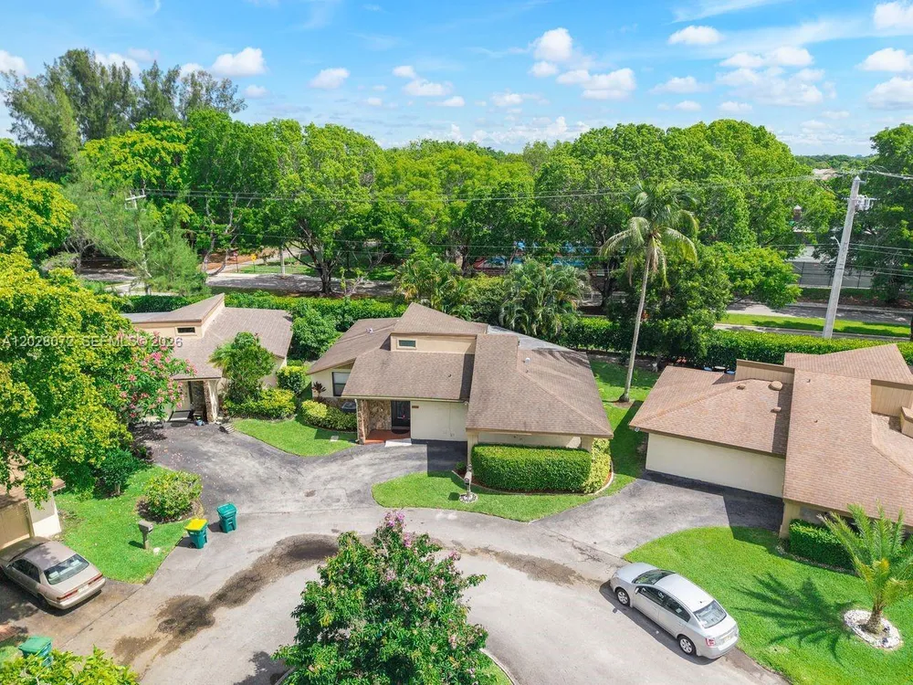 8149 Royal Palm Ct, Tamarac, FL 33321