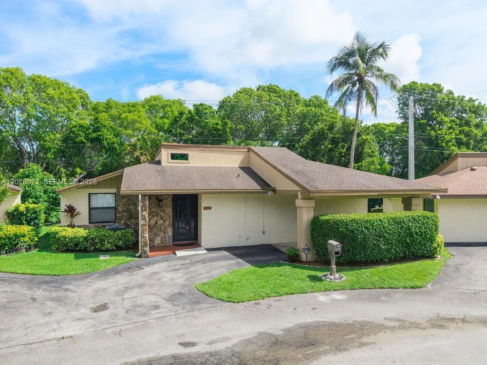 8149 Royal Palm Ct, Tamarac, FL 33321