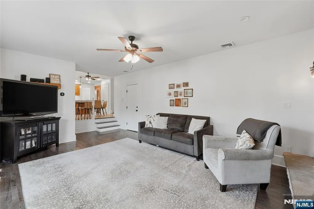 2430 Cleveland Ave, Washington, NJ 07676