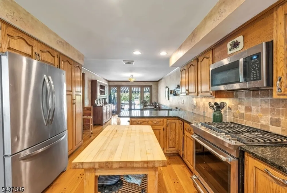 457 Russell Ave, Bergen, Wyckoff Township, NJ 07481