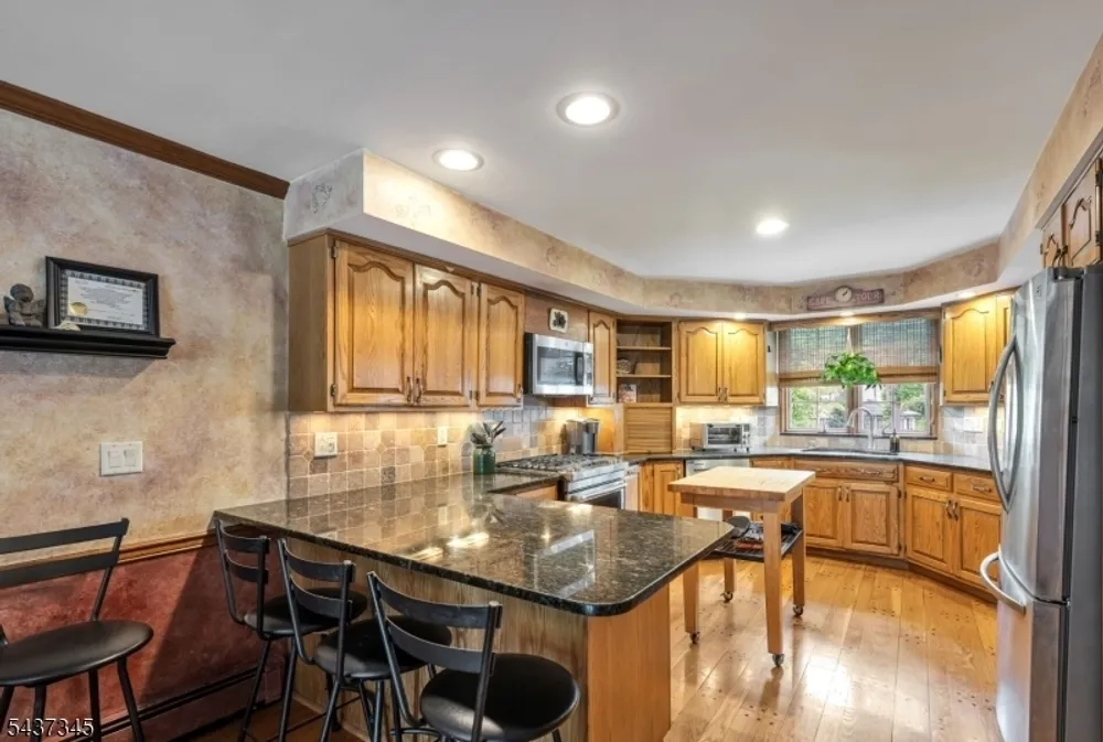 457 Russell Ave, Bergen, Wyckoff Township, NJ 07481