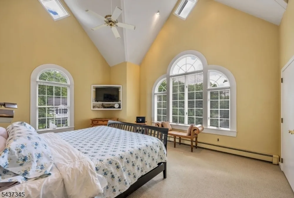 457 Russell Ave, Bergen, Wyckoff Township, NJ 07481