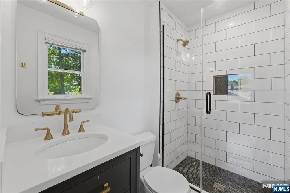 2430 Cleveland Ave, Washington, NJ 07676