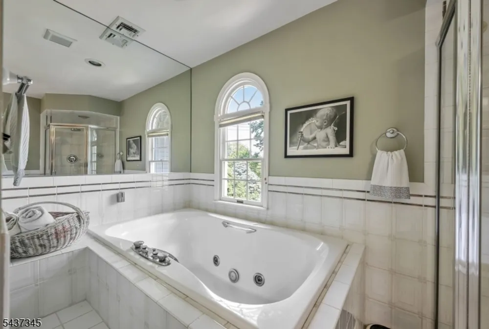 457 Russell Ave, Bergen, Wyckoff Township, NJ 07481
