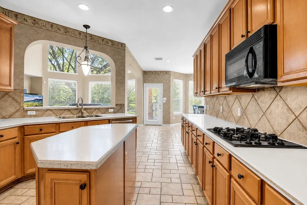 15935 Lake Loop Dr, Cypress, TX 77433