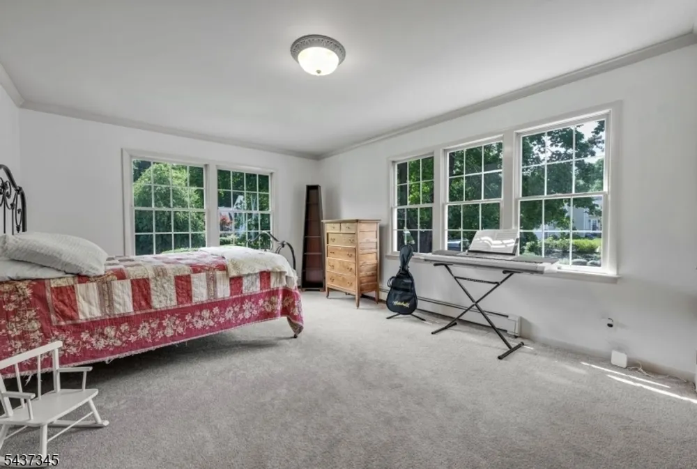 457 Russell Ave, Bergen, Wyckoff Township, NJ 07481