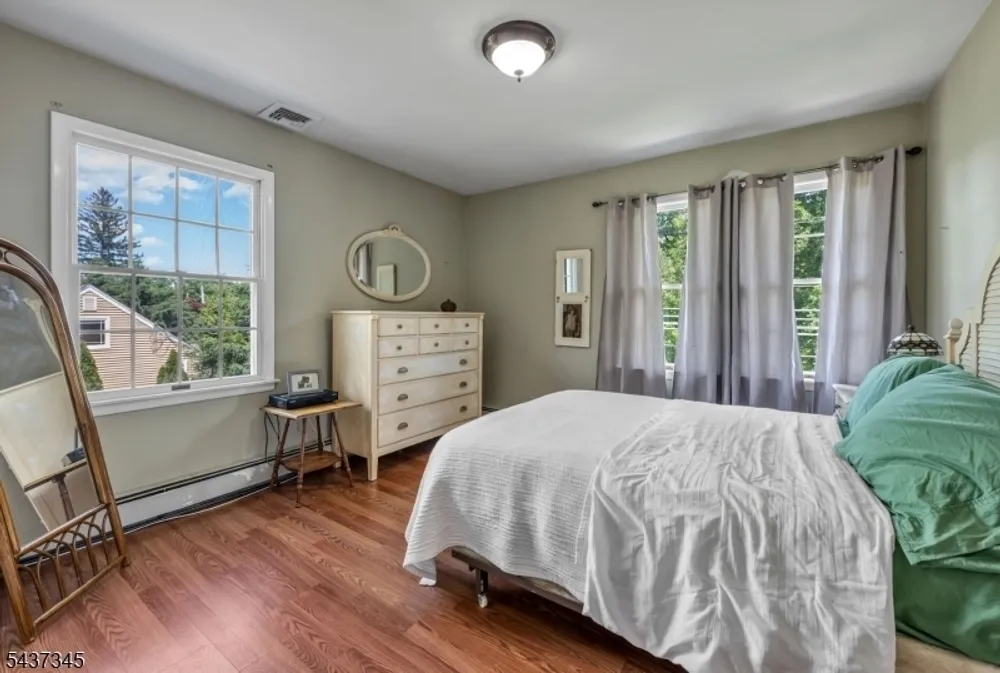 457 Russell Ave, Bergen, Wyckoff Township, NJ 07481
