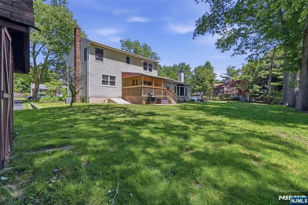 2430 Cleveland Ave, Washington, NJ 07676