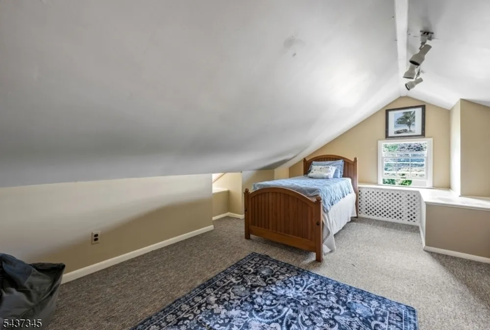 457 Russell Ave, Bergen, Wyckoff Township, NJ 07481