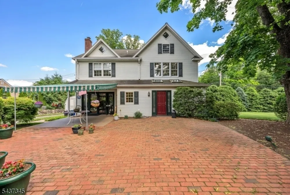457 Russell Ave, Bergen, Wyckoff Township, NJ 07481
