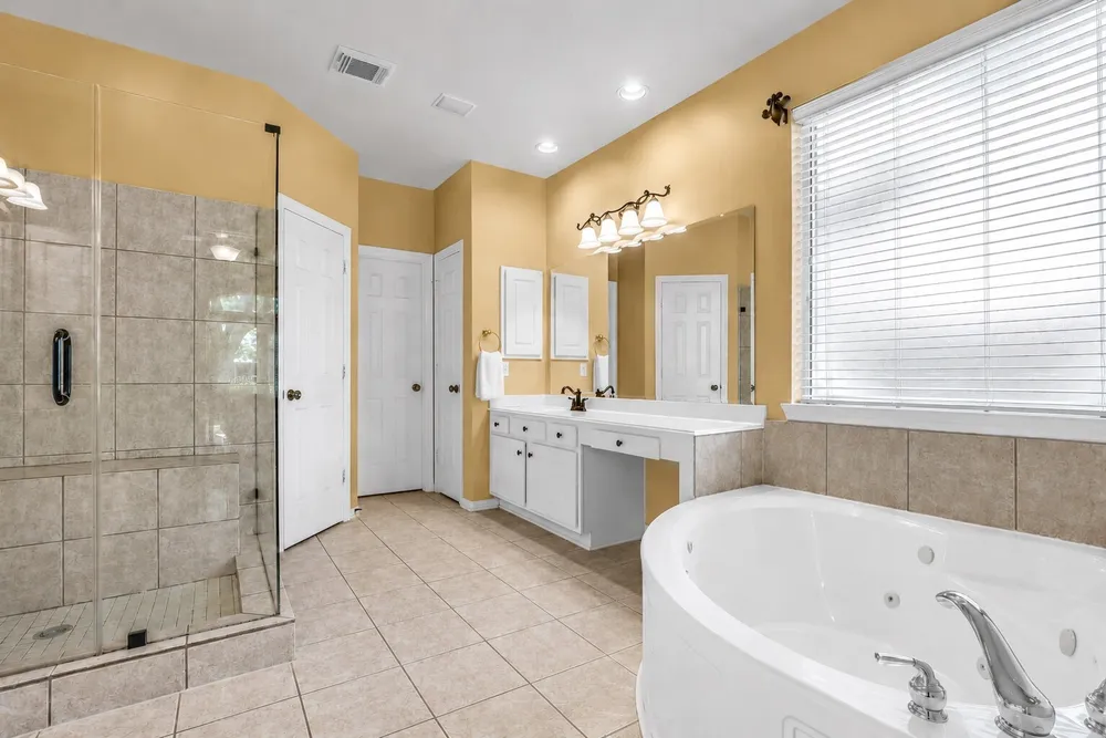15935 Lake Loop Dr, Cypress, TX 77433