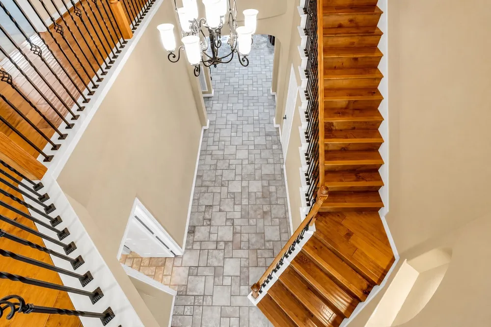 15935 Lake Loop Dr, Cypress, TX 77433