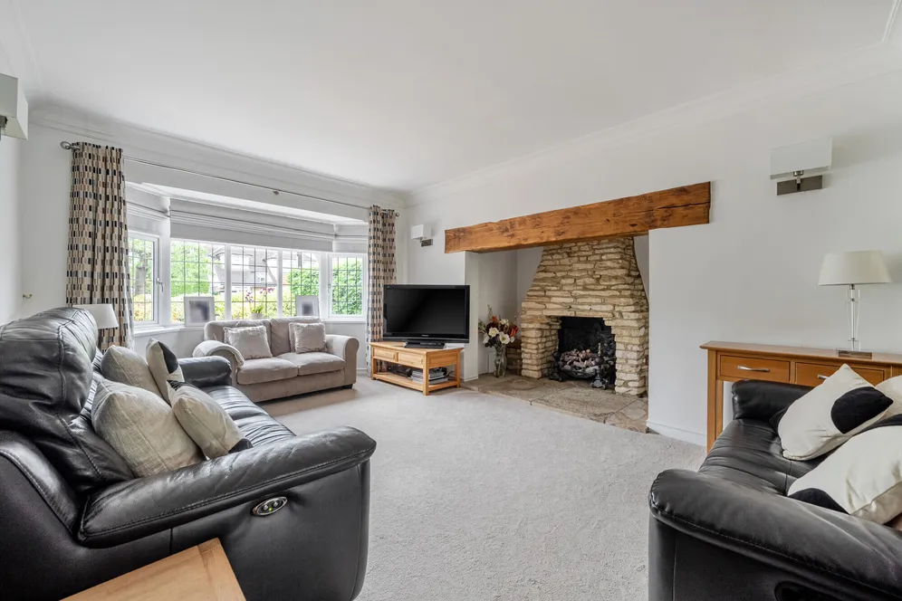 Latchmoor Way, Gerrards Cross, SL9 photo 4