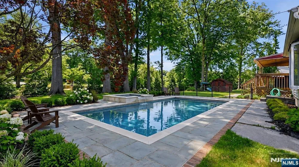 2430 Cleveland Ave, Washington, NJ 07676