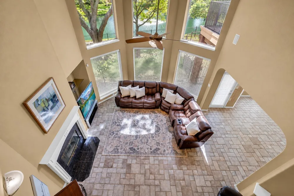 15935 Lake Loop Dr, Cypress, TX 77433