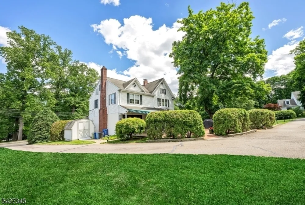 457 Russell Ave, Bergen, Wyckoff Township, NJ 07481