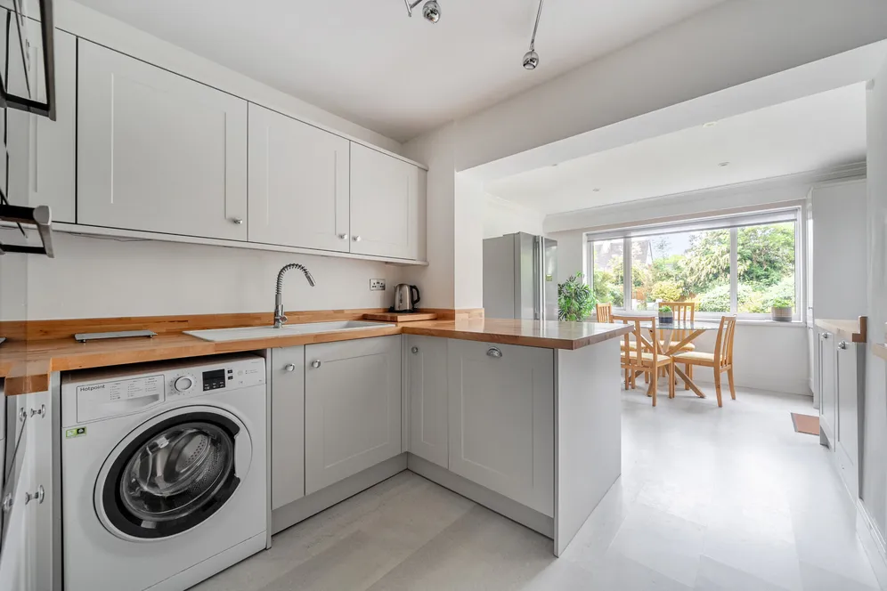 Latchmoor Way, Gerrards Cross, SL9 photo 7