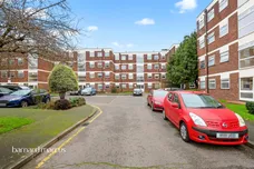 Oak Tree Close, London