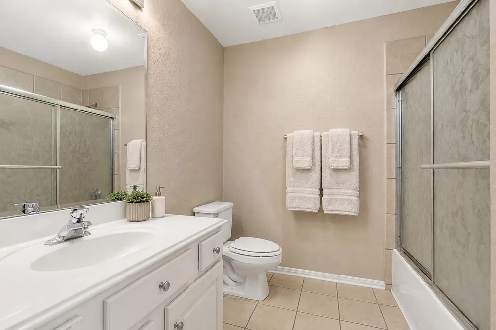 15935 Lake Loop Dr, Cypress, TX 77433