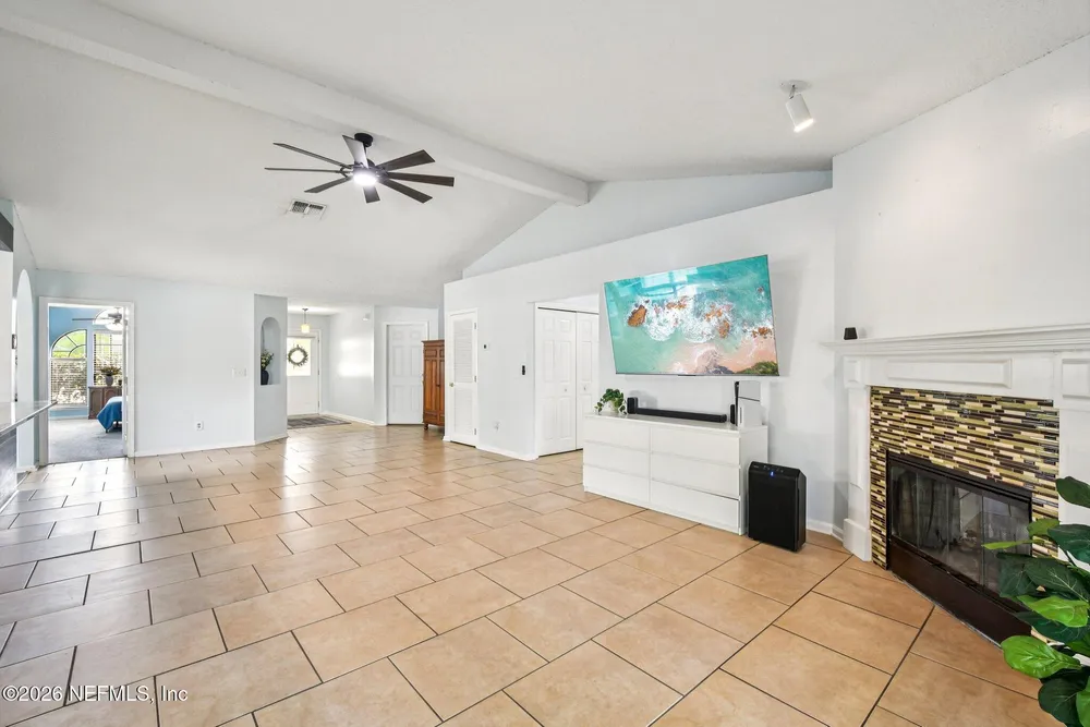 2482 Glow Wood Ct, Middleburg, FL 32068