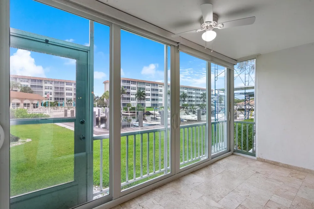 911 Gardenia Dr, Delray Beach, FL 33483