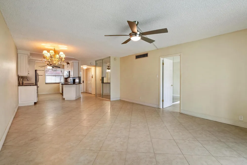 911 Gardenia Dr, Delray Beach, FL 33483