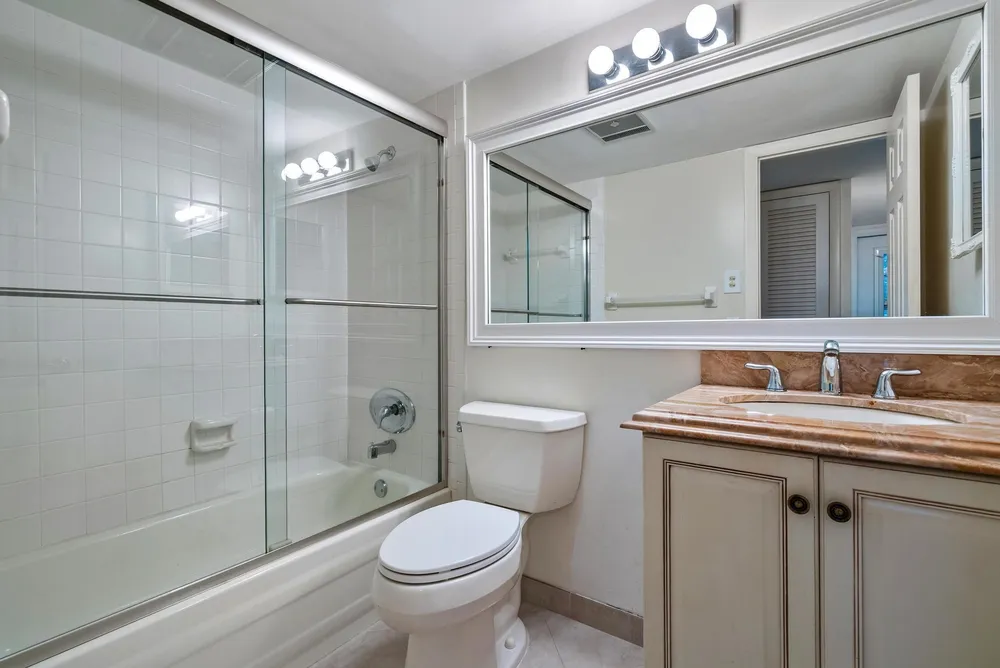 911 Gardenia Dr, Delray Beach, FL 33483