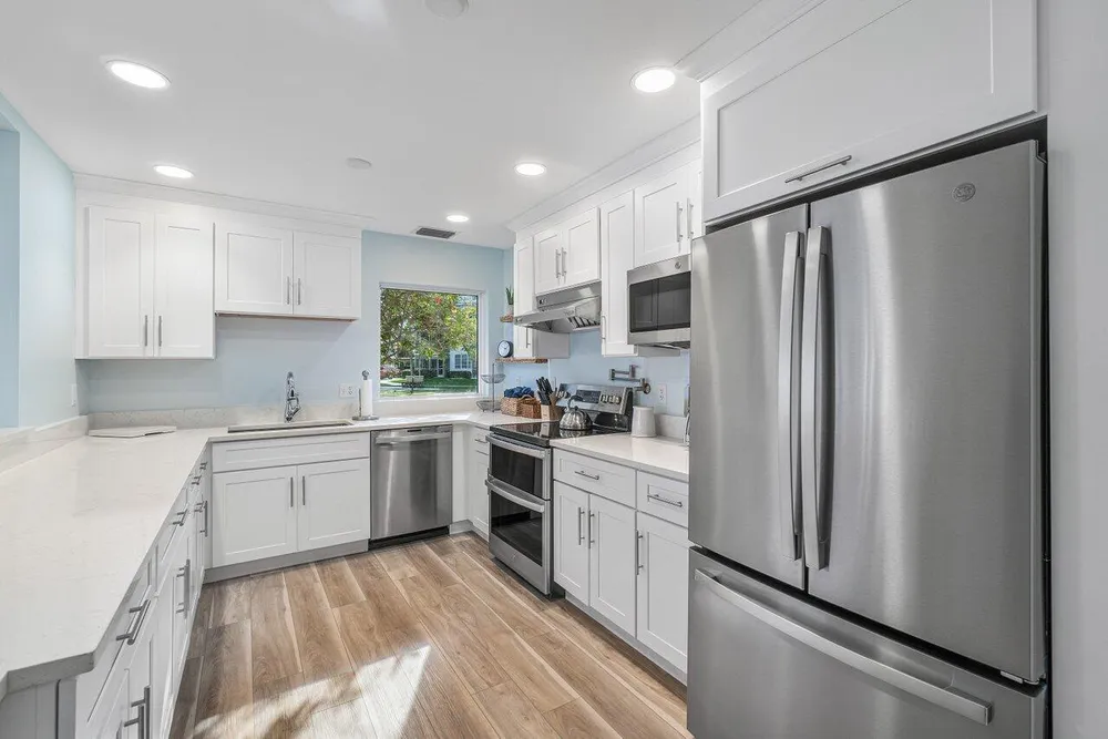 911 Gardenia Dr, Delray Beach, FL 33483
