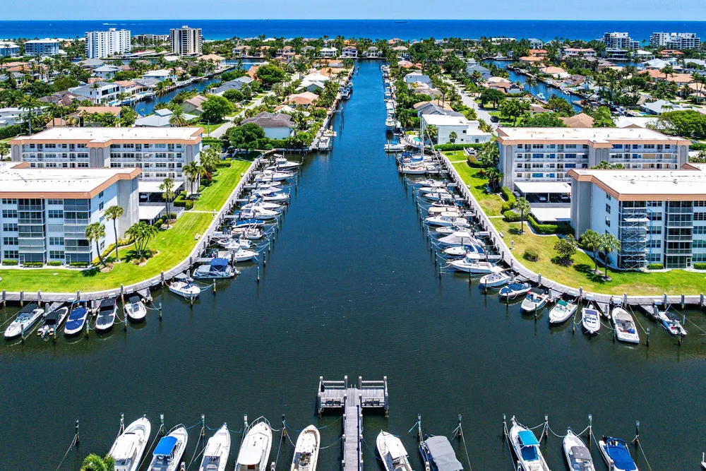 911 Gardenia Dr, Delray Beach, FL 33483