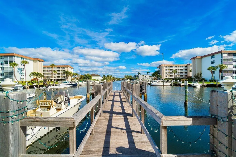 911 Gardenia Dr, Delray Beach, FL 33483
