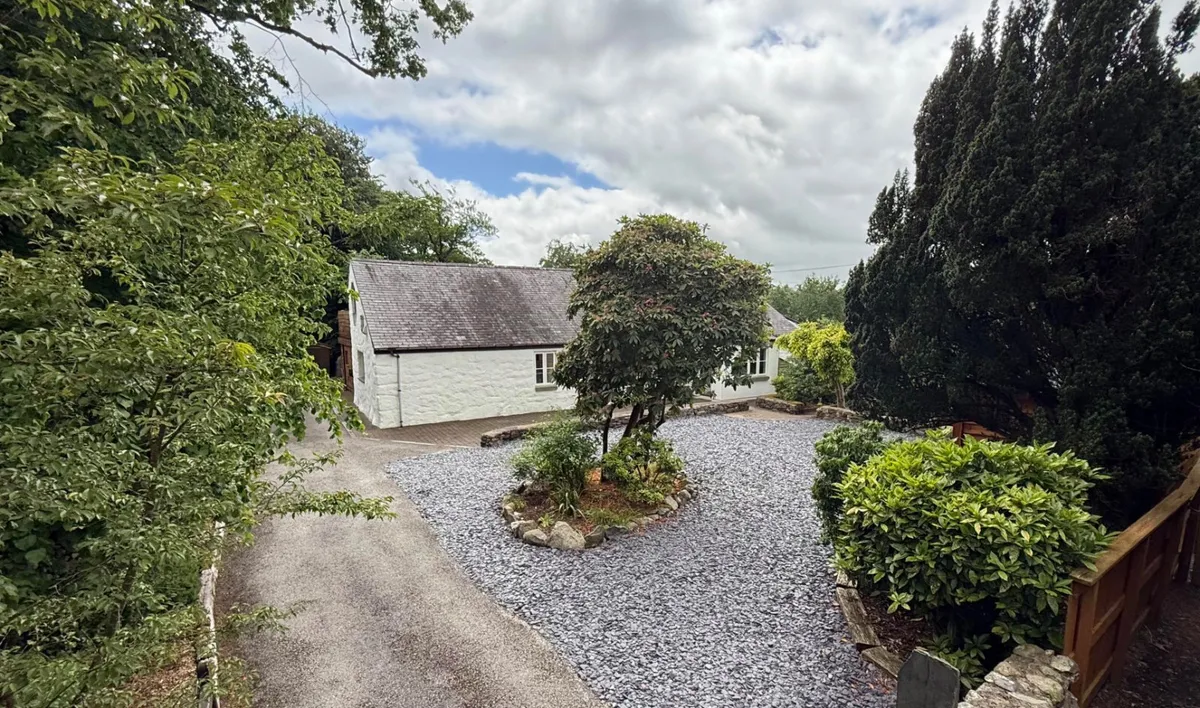 Llanrug, Caernarfon, Gwynedd, LL55