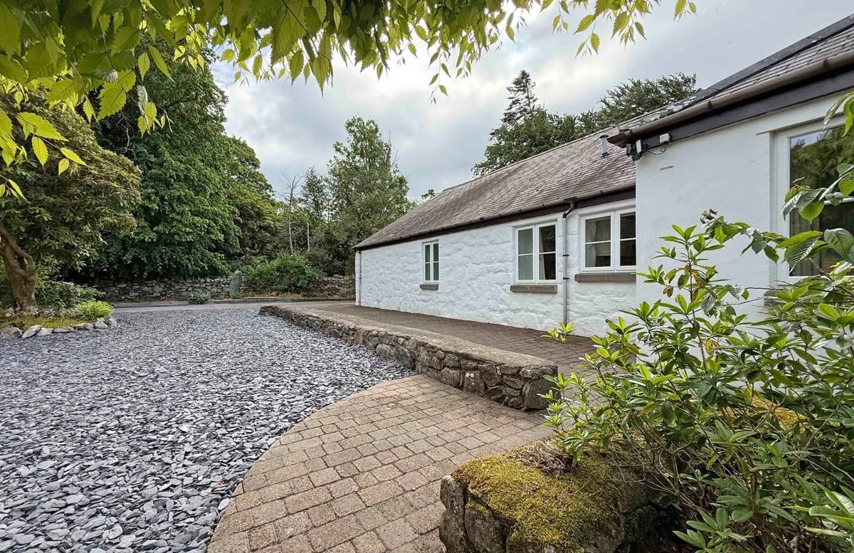 Llanrug, Caernarfon, Gwynedd, LL55