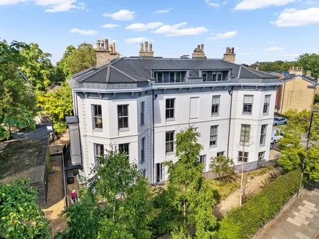 Cavendish Place, Cavendish Road, WA14