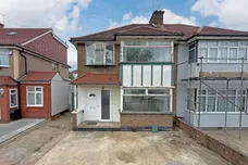 Holmstall Avenue, EDGWARE